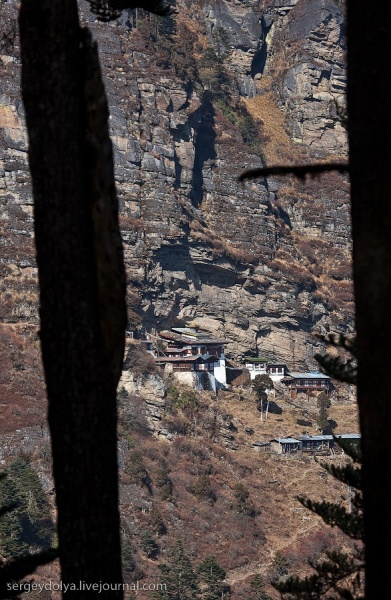 Перевал на высоте 4 км и женский монастырь