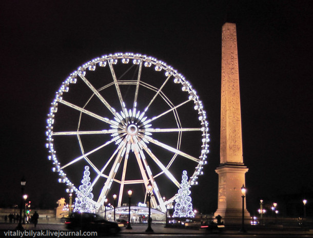 Сверкающие новогодние огни Парижа