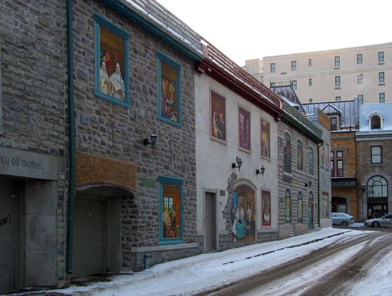 Угловой рисунок на стене Угловой рисунок на стене