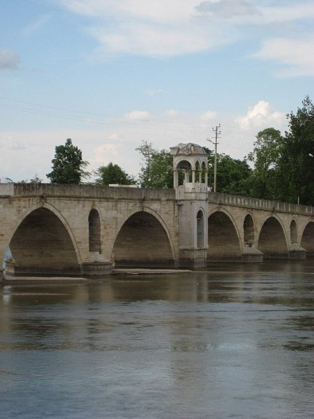 Город Эдирне (Hadrianopolis) в Турции - Эски Джами и мосты через Тунчу и Мерич